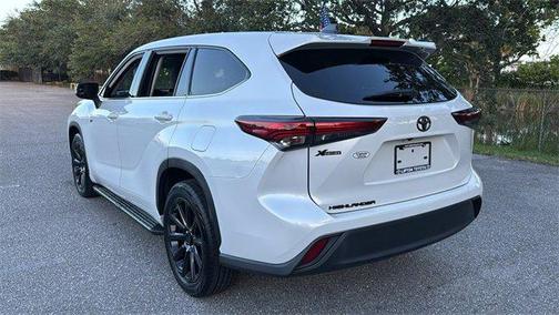 2022 Toyota Highlander L