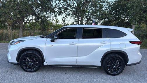 2022 Toyota Highlander L