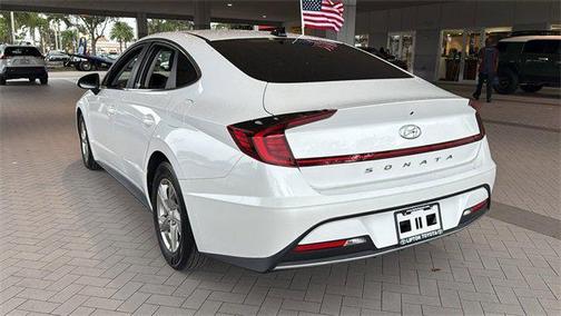 2022 Hyundai SONATA SE
