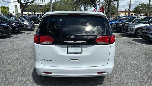 2024 Chrysler Voyager LX