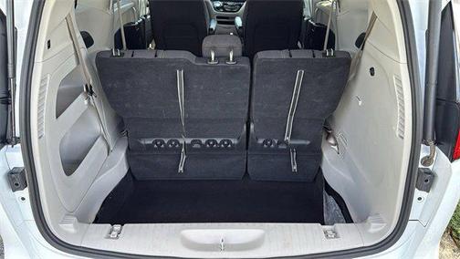 2024 Chrysler Voyager LX