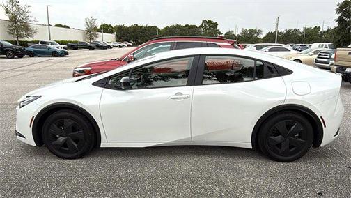 2025 Toyota Prius LE