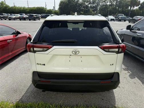 2021 Toyota RAV4 LE