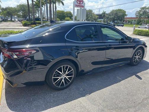 2022 Toyota Camry SE