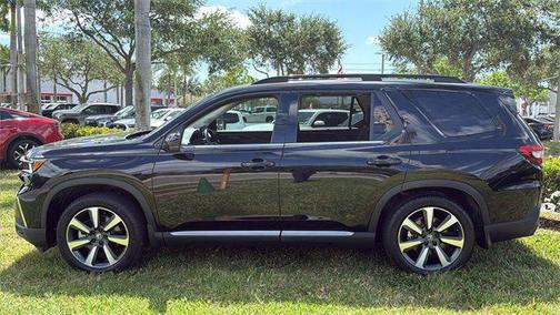 2025 Honda Pilot Touring 8-Passenger