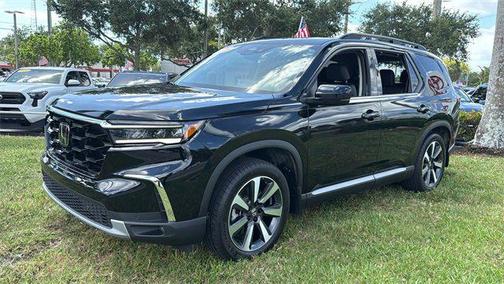 2025 Honda Pilot Touring 8-Passenger
