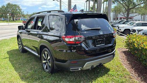 2025 Honda Pilot Touring 8-Passenger