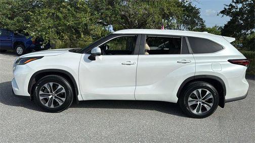2024 Toyota Highlander XLE