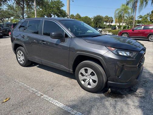 2022 Toyota RAV4 LE
