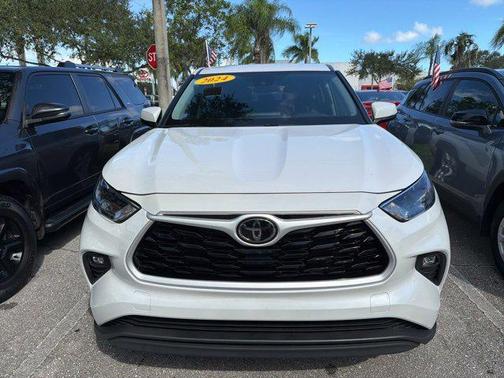 2024 Toyota Highlander LE