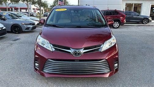 2020 Toyota Sienna XLE