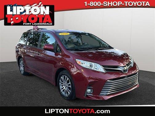2020 Toyota Sienna XLE