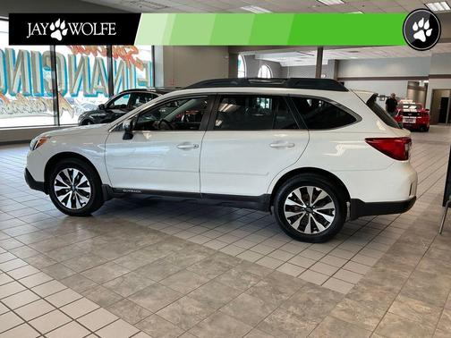 Crystal White Pearl 2016 Subaru Outback 2.5i Limited