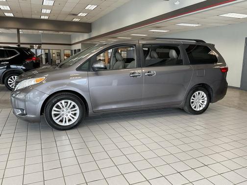 2016 Toyota Sienna SE