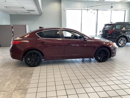 2013 Acura ILX 2.0L w/Premium Package