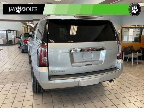 Quicksilver Metallic 2019 GMC Yukon Denali