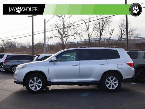 2011 Toyota Highlander SE