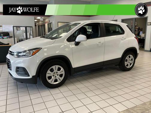 Summit White 2018 Chevrolet Trax LS