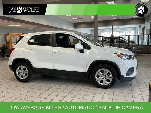 Summit White 2018 Chevrolet Trax LS