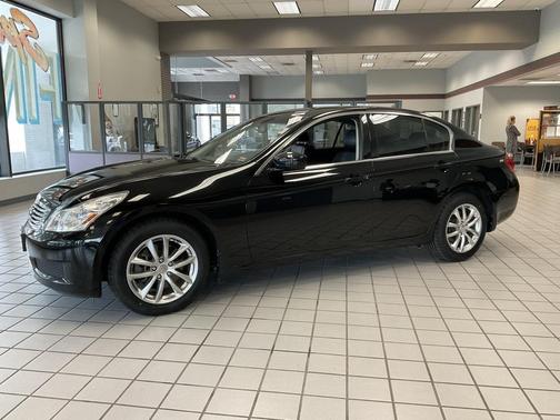 2009 INFINITI G37x Base