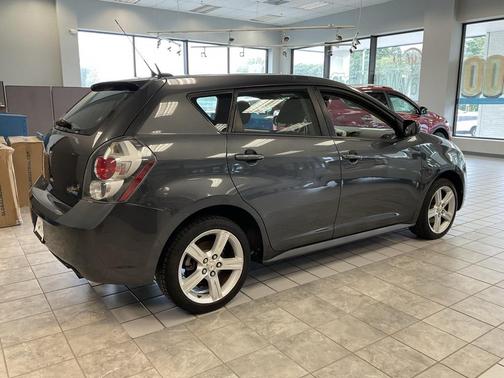 2010 Pontiac Vibe Base