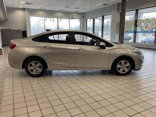 2017 Chevrolet Cruze LS