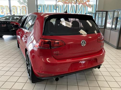 2017 Volkswagen Golf GTI 2.0T S 4-Door