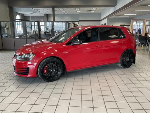 2017 Volkswagen Golf GTI 2.0T S 4-Door