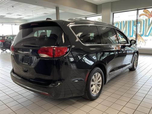 2018 Chrysler Pacifica Touring-L Plus