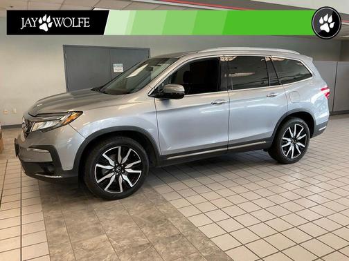 Lunar Silver Metallic 2019 Honda Pilot Elite