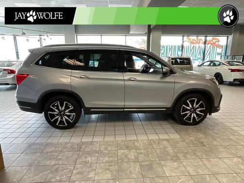 Lunar Silver Metallic 2019 Honda Pilot Elite