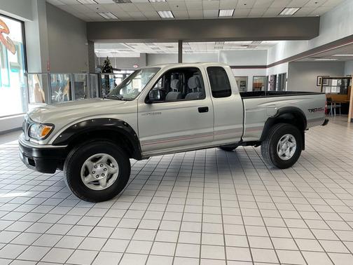 2004 Toyota Tacoma Xtracab