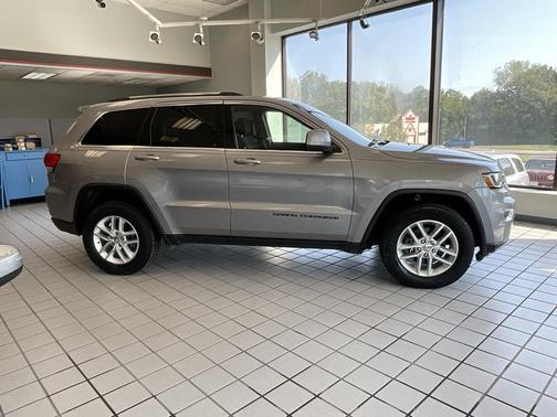 2017 Jeep Grand Cherokee Laredo