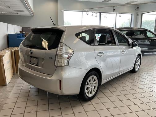 2013 Toyota Prius v Two