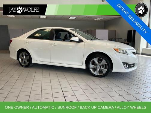 Blizzard Pearl 2014 Toyota Camry SE Sport