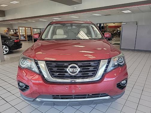 2017 Nissan Pathfinder SL