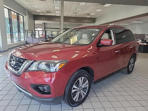 2017 Nissan Pathfinder SL