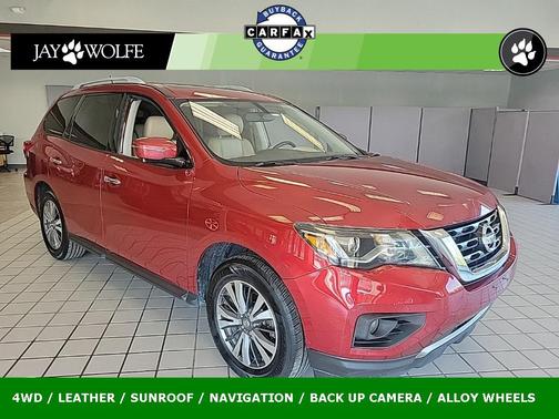 2017 Nissan Pathfinder SL