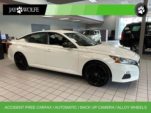 Glacier White 2019 Nissan Altima 2.5 SR