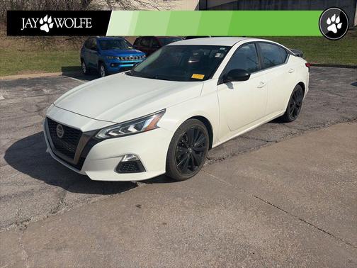 Glacier White 2019 Nissan Altima 2.5 SR
