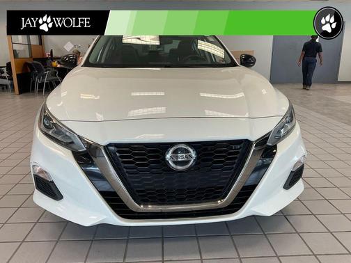 Glacier White 2019 Nissan Altima 2.5 SR