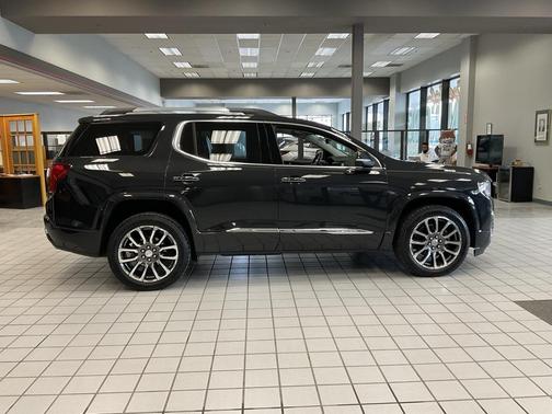 2020 GMC Acadia Denali