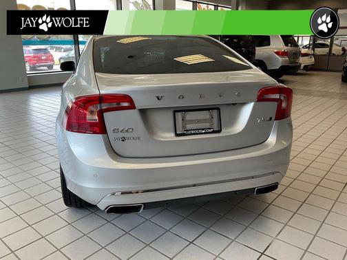 Bright Silver Metallic 2018 Volvo S60 Inscription T5