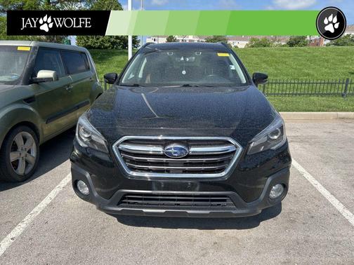 Crystal Black Silica 2019 Subaru Outback 3.6R Touring