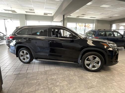 2017 Toyota Highlander Limited