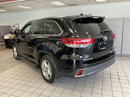 2017 Toyota Highlander Limited