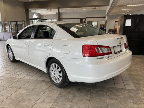 2011 Mitsubishi Galant Base