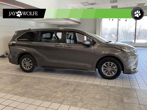 2021 Toyota Sienna XLE 7 Passenger