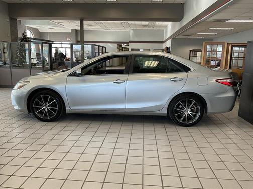 2016 Toyota Camry XSE