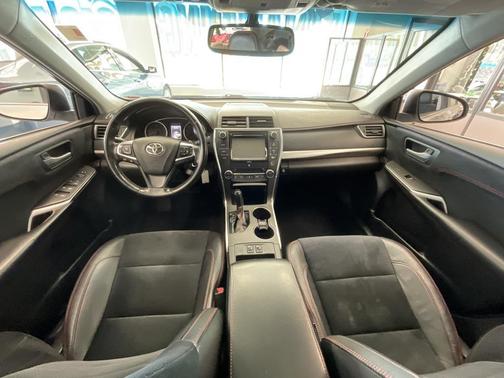 2016 Toyota Camry XSE